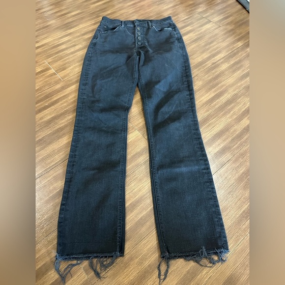 The Pixie Ankle Fray Jeans in Not Guilty
MOTHER denim
Black wash
Size 28 - Picture 10 of 11